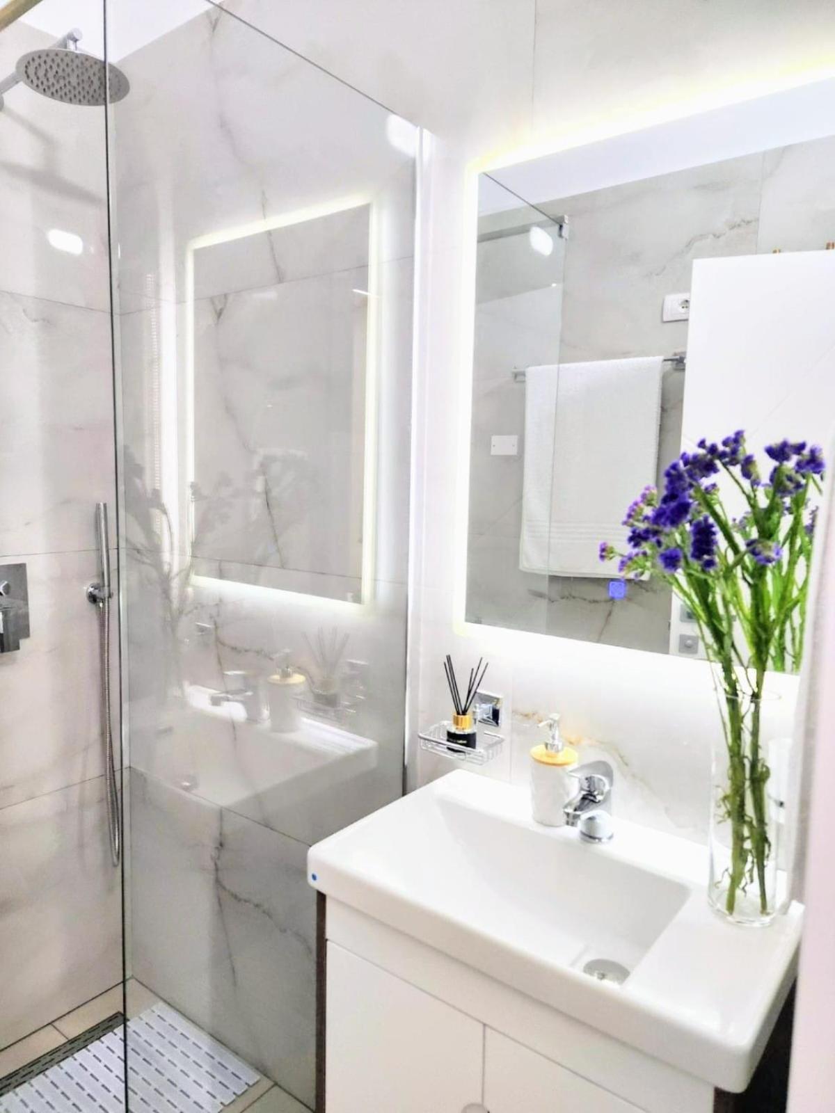 New Apartment Close To Sea And Downtown Влёра Экстерьер фото